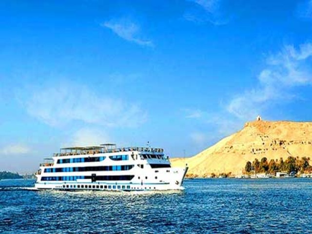 Zahra Oberoi Nile Cruise…